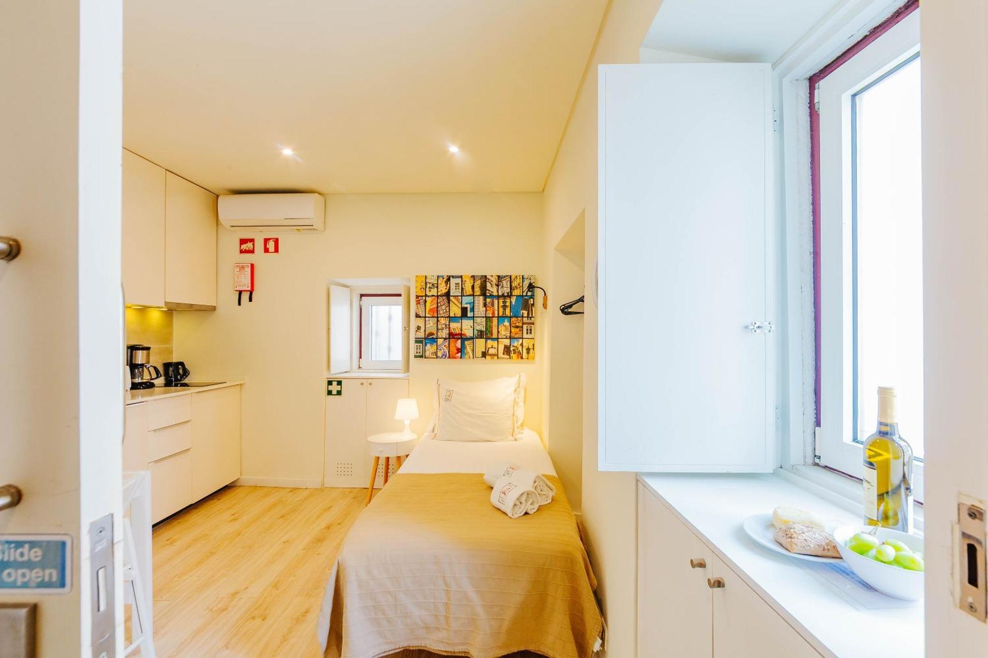 Rent4Rest Lisbon Downtown Tiny Studio Apartments ภายนอก รูปภาพ