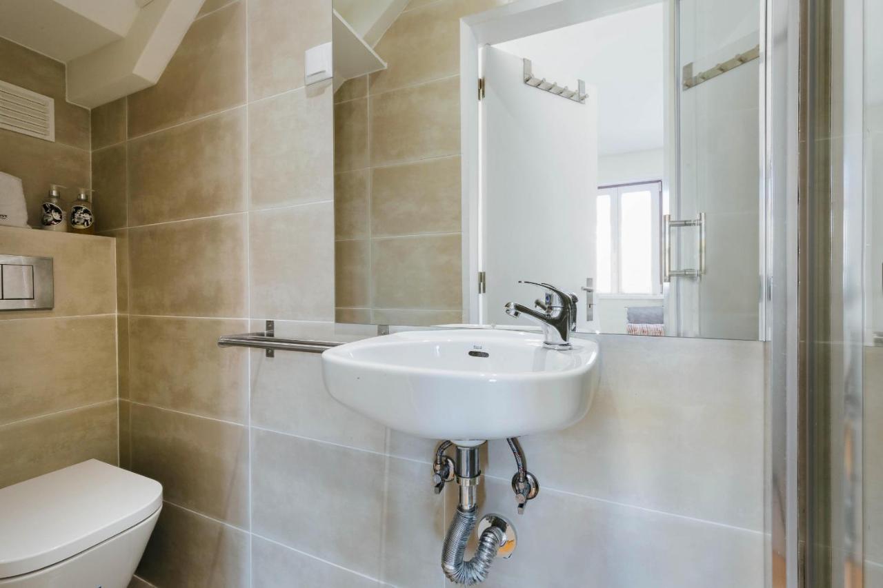 Rent4Rest Lisbon Downtown Tiny Studio Apartments ภายนอก รูปภาพ
